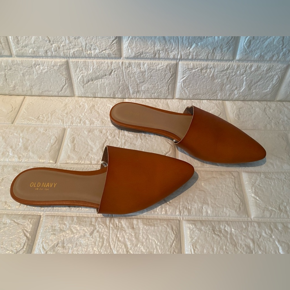 Old Navy Pointed Flat Mule - New - Picture 6 of 8